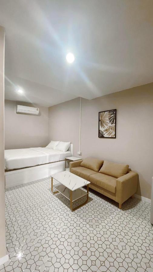 Juni House Chumphon Bed & Breakfast Exterior foto
