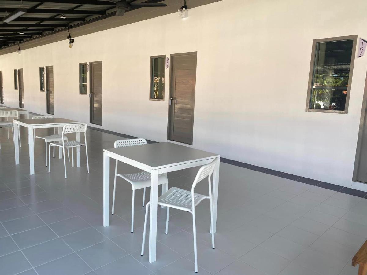 Juni House Chumphon Bed & Breakfast Exterior foto