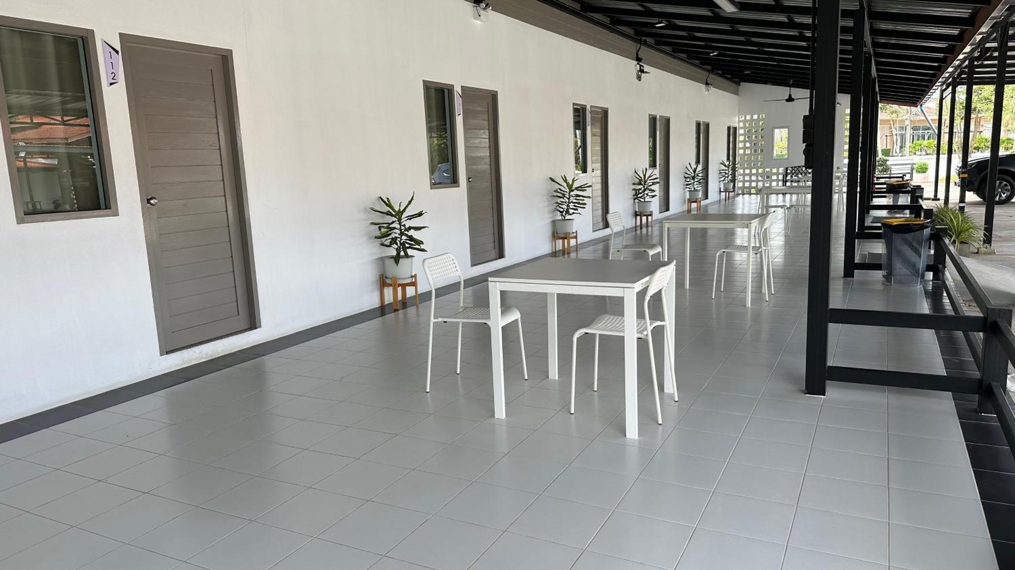 Juni House Chumphon Bed & Breakfast Exterior foto